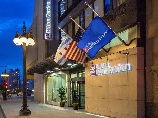 Hilton Garden Inn Chicago Downtown Riverwalk image 1